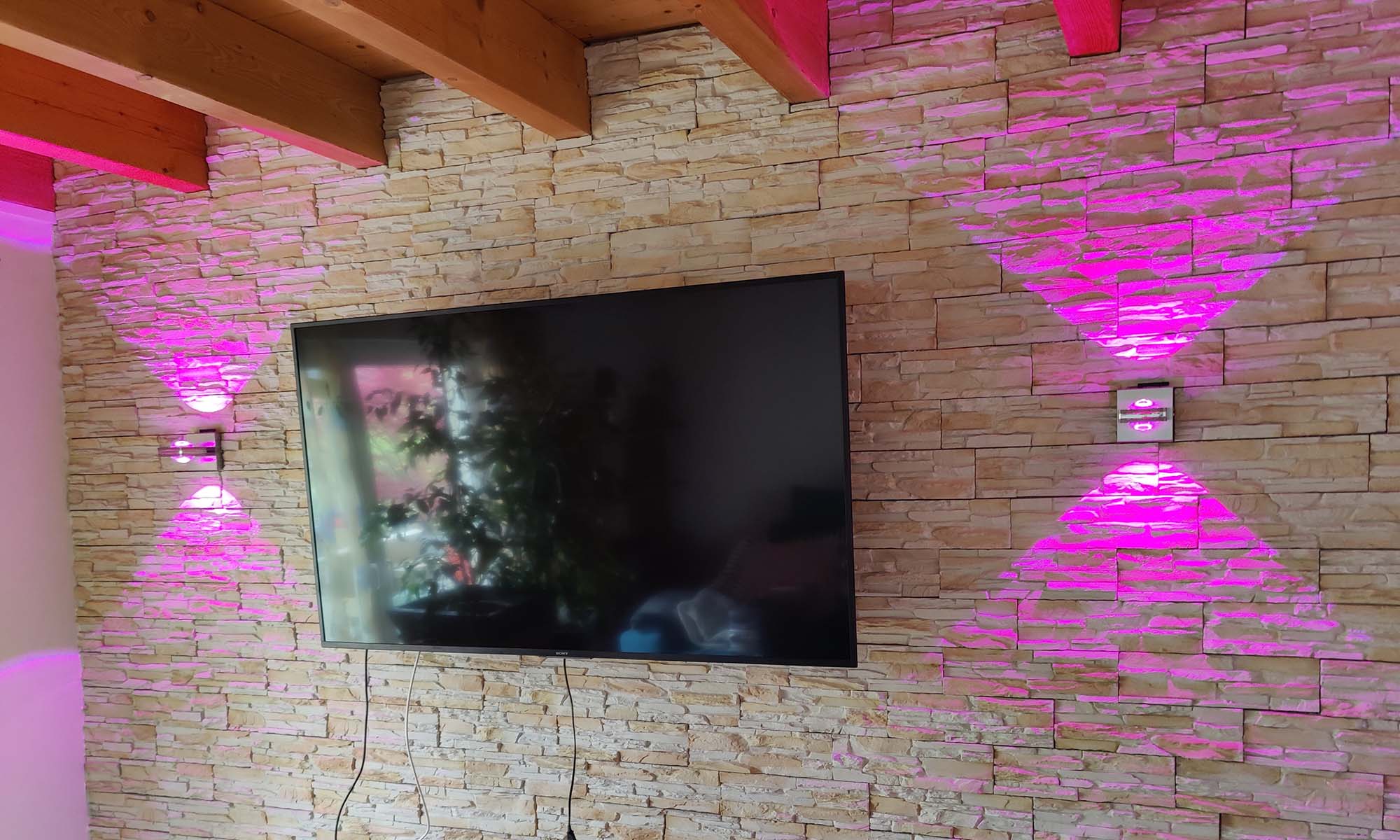 Wandbeleuchtung der TV-Wand